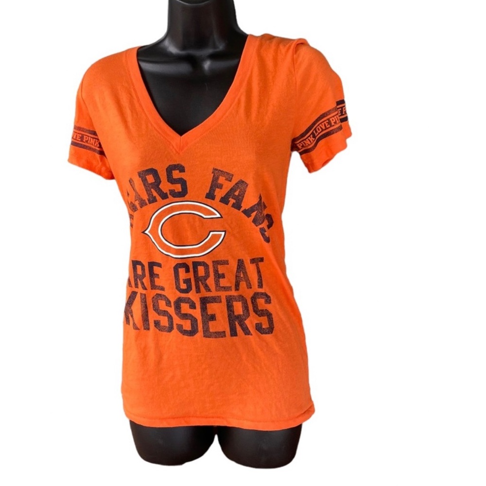 PINK Victoria’s Secret Chicago Bears shirt “Bears Fans are Great Kissers” Size M